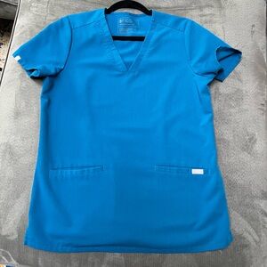 FIGS women's Alps Blue Casma™ - Three-Pocket Scrub Top - S / Alps Blue